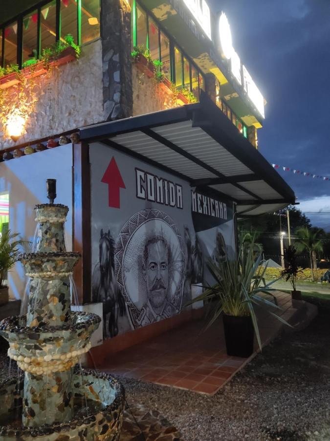 Hotel Aguas Abiertas Guatapé Kültér fotó